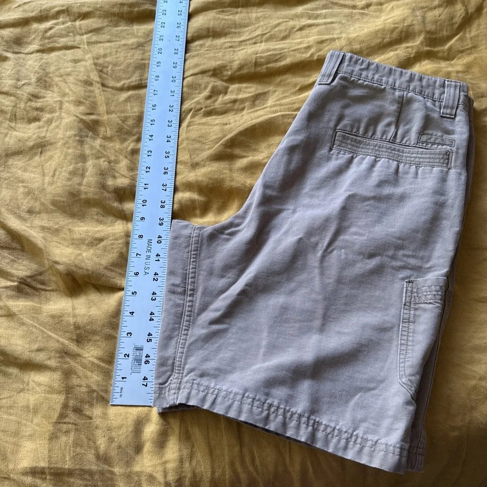 Columbia Mens 34 Khaki Shorts Chino 9